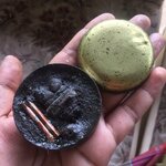 หัวเชื้อสีผึ้งพรายแม่น้ำฝน ตลับครู อาจารย์เปล่งบุญยืน