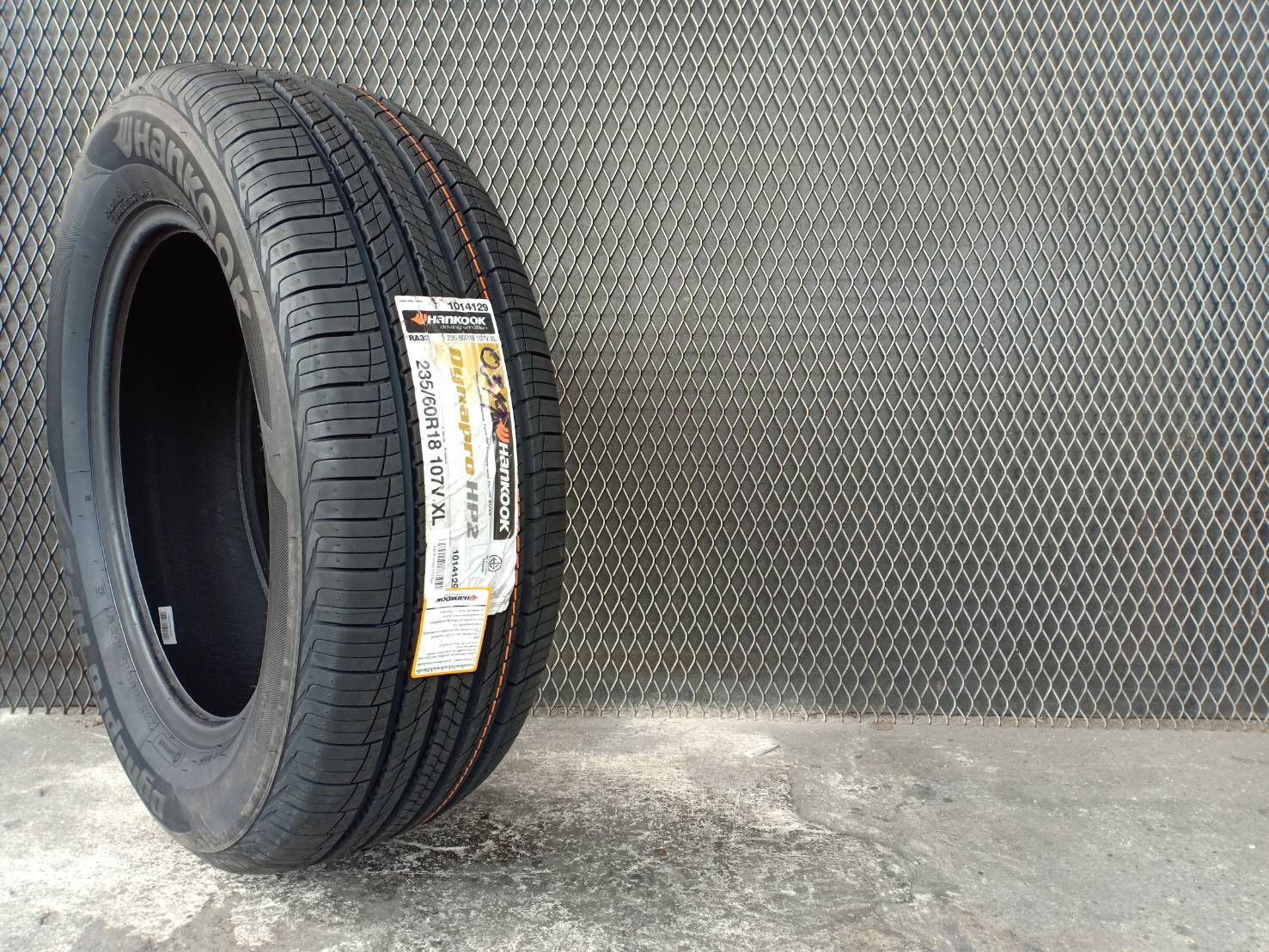 HANKOOK DYNAPRO HP2 235/60R18 ปี19 ราคาเส้นละ 4,250 บาท