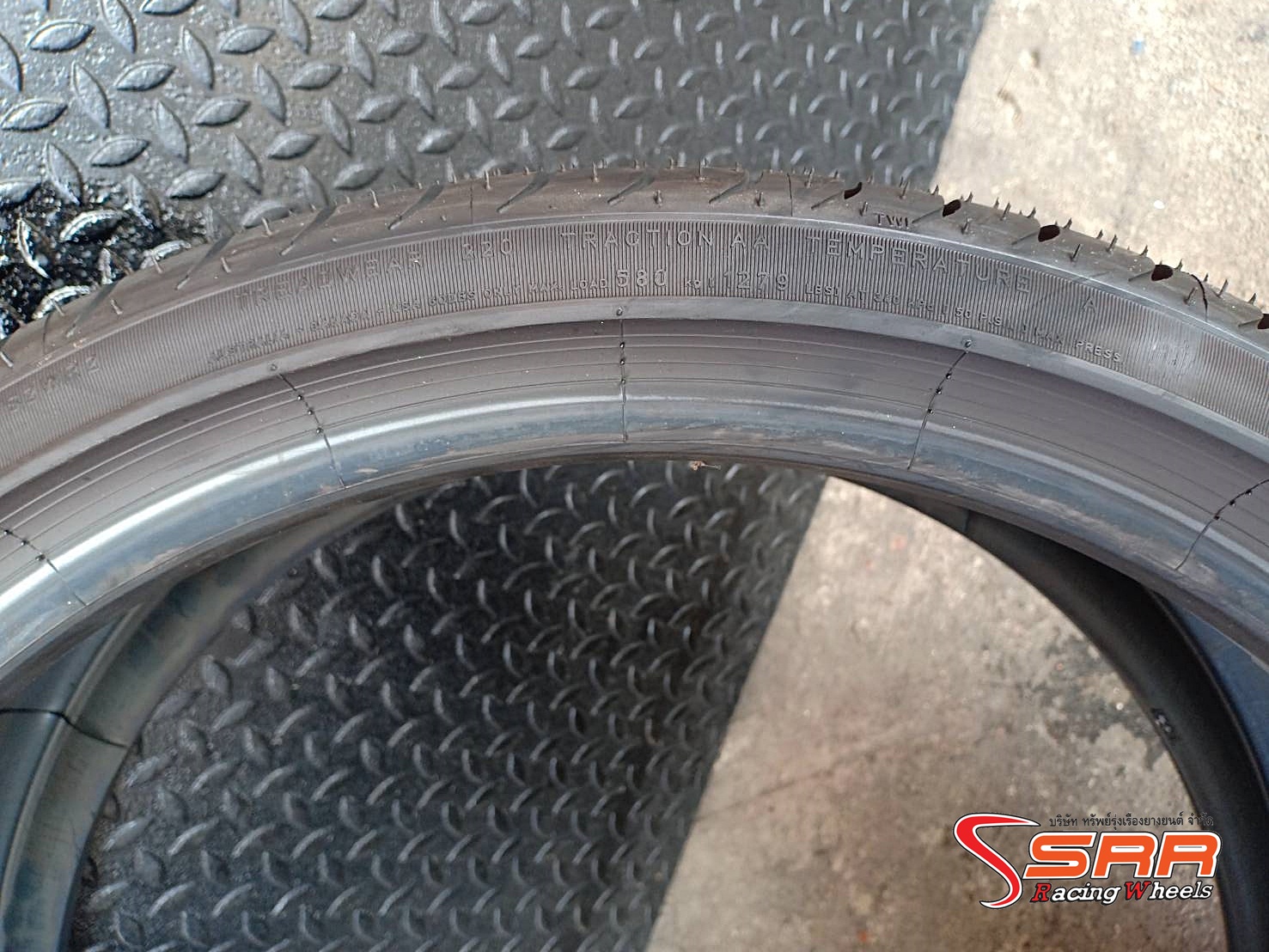 PIRELLI P ZERO R-F RUNFLAT 245/30R19 ยางรันแฟลท ลดราคาพิเศษ