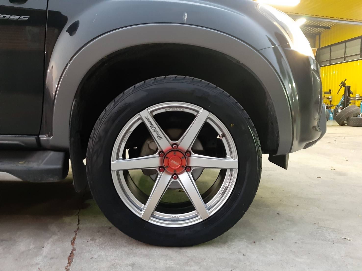 TOYO PROXES ST3 265/50R20 ยางใหม่ปี20 ลดราคาพิเศษ