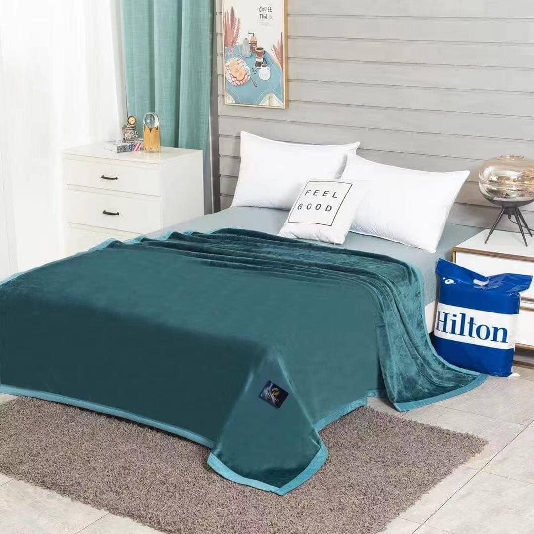 ผ้าห่มนาโนรุ่นหนานุ่มสีพื้น 6 ฟุต Hilton (1.2kg) (12 ผืนคละสี)