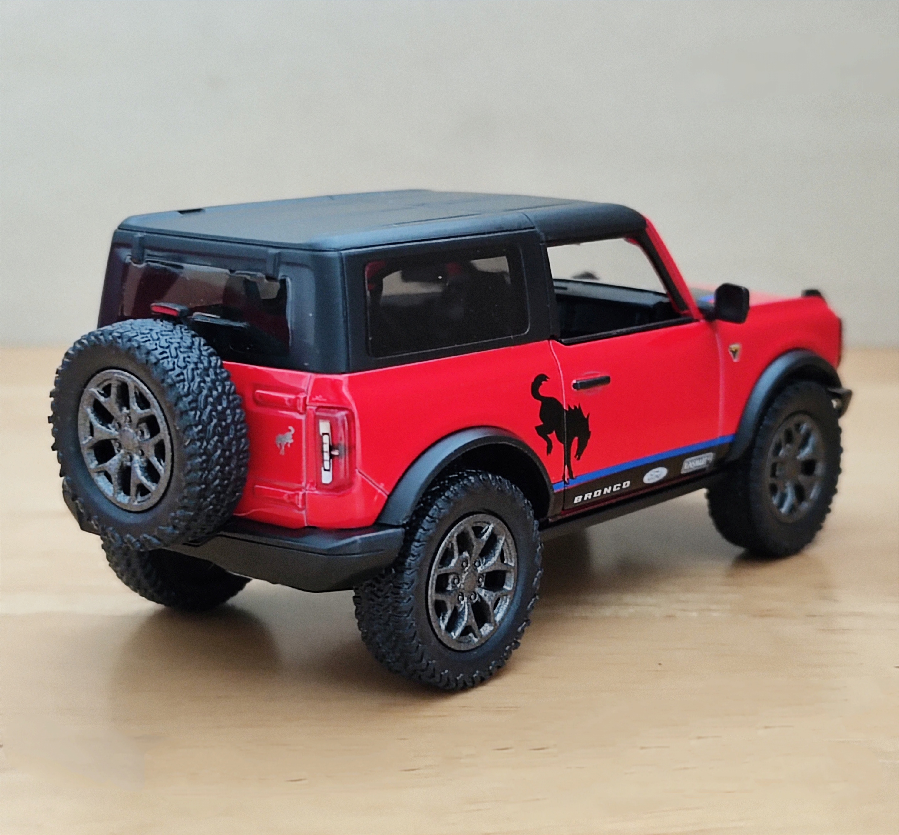 2022 Ford Bronco Livery Edition โมเดลรถเหล็ก (ปลีก-ส่ง)