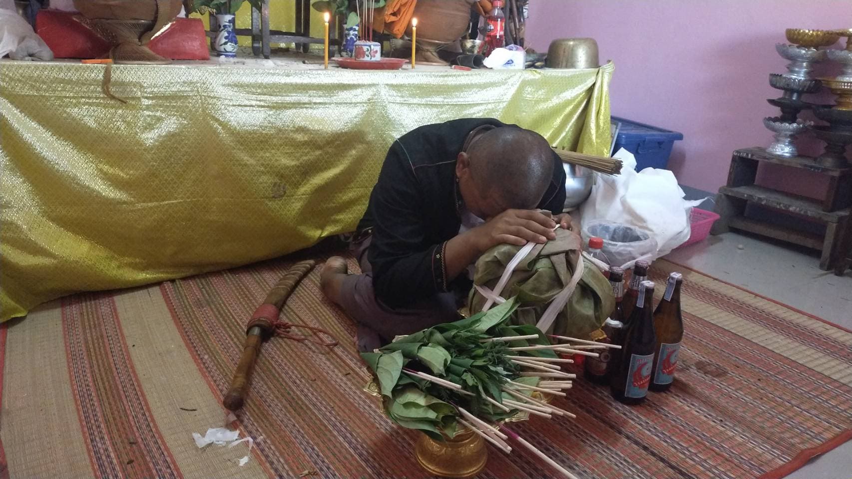 สีผึ้งมนต์กุเลน อาจารย์เขมร