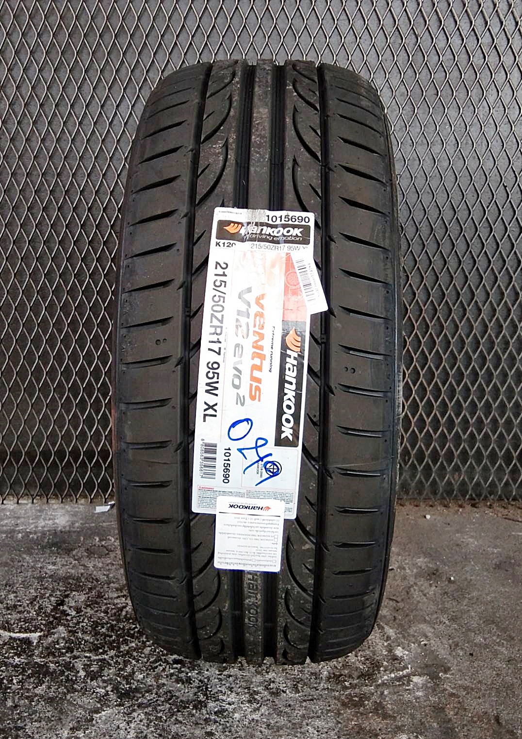 HANKOOK V12 EVO2 215/50ZR17 ยางเกาหลีปี19