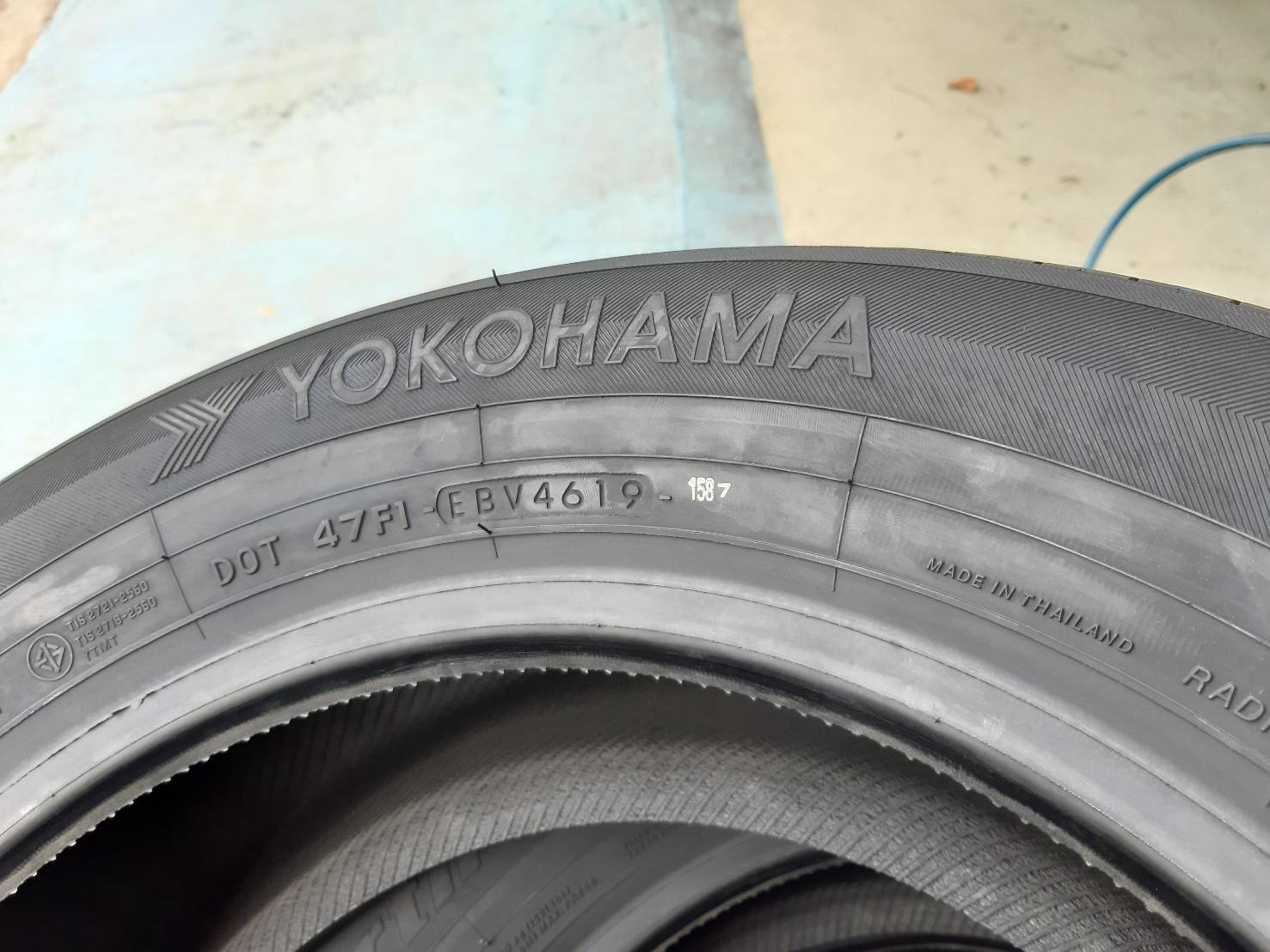 YOKOHAMA BluEarth E75 215/60R16 ยางใหม่ ปี2021 ราคาพิเศษ