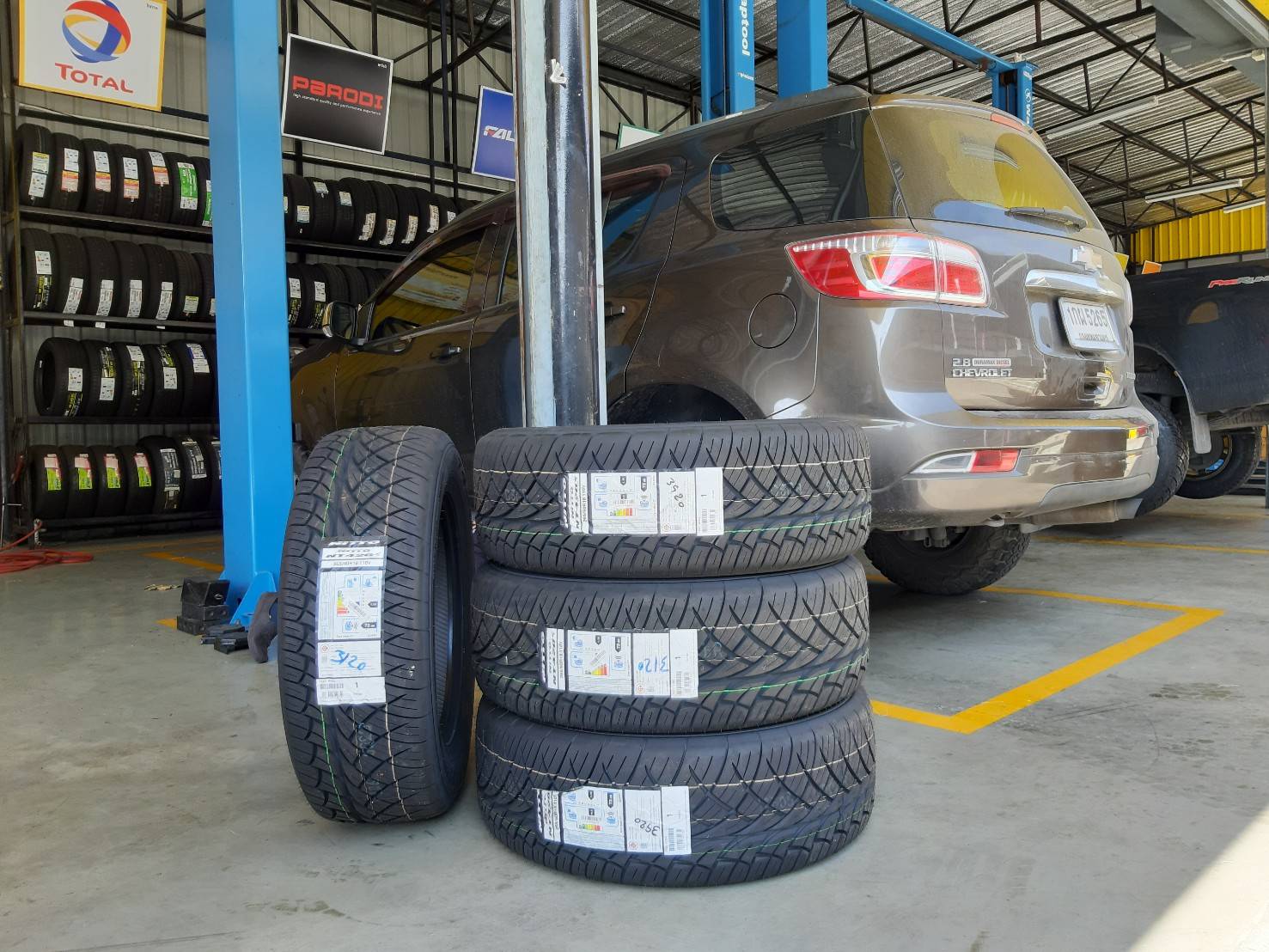 NITTO NT420S 265/60R18 ยางใหม่ปี20 ราคาพิเศษ