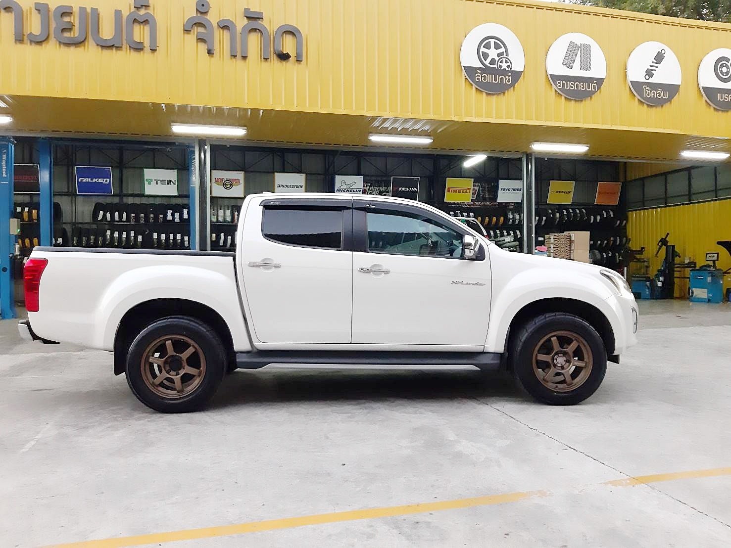 YOKOHAMA ADVAN AD08RS 265/60R18 ยางญี่ปุ่น ปี2021 ราคาพิเศษ