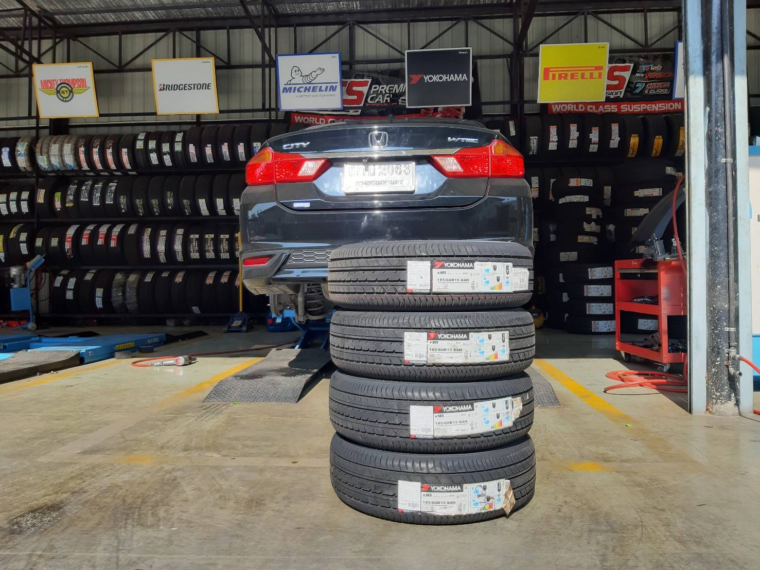 YOKOHAMA db decibel E70 185/60R15 ยางใหม่ปี20 ลดราคาพิเศษ