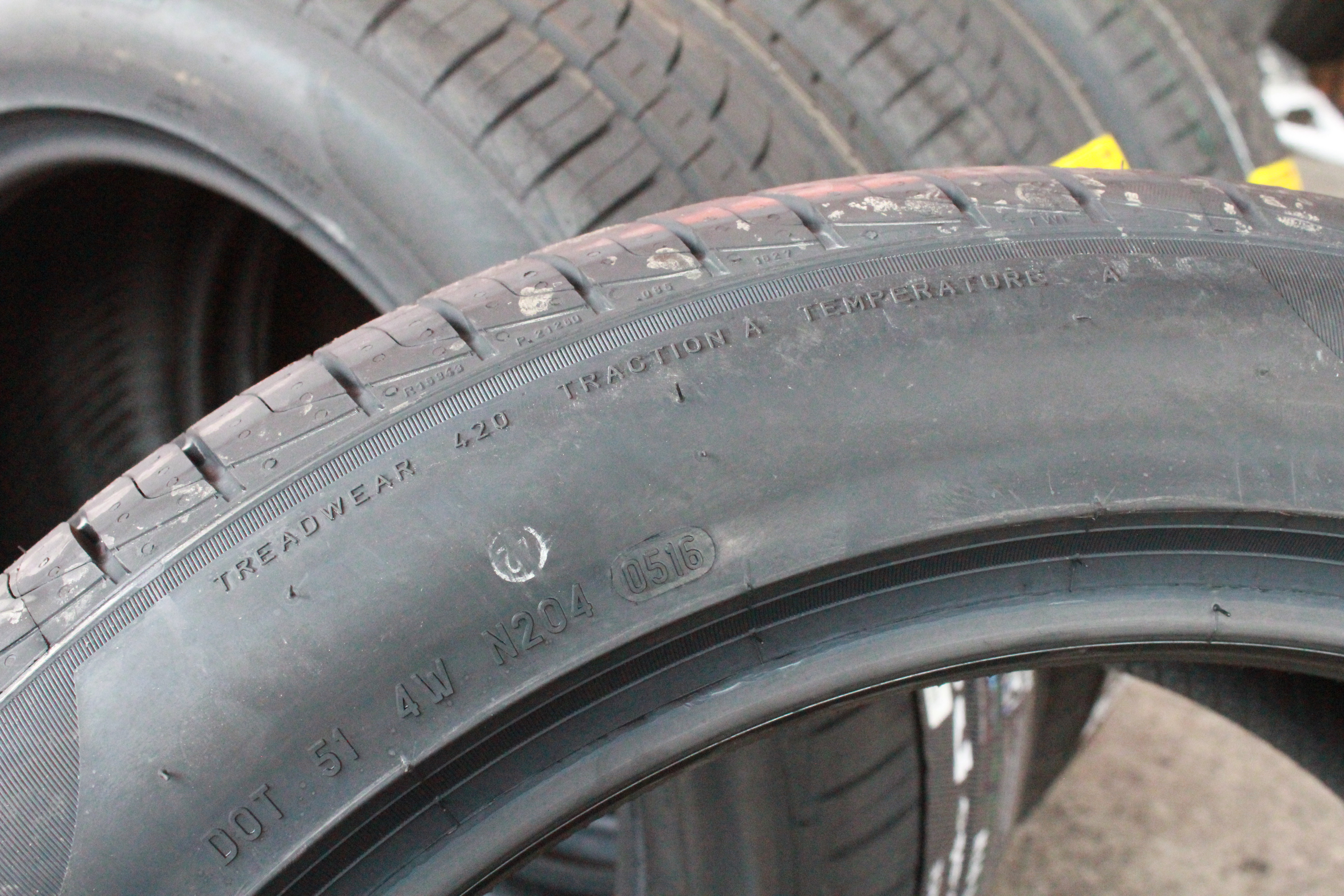 PIRELLI P1 235/50R18