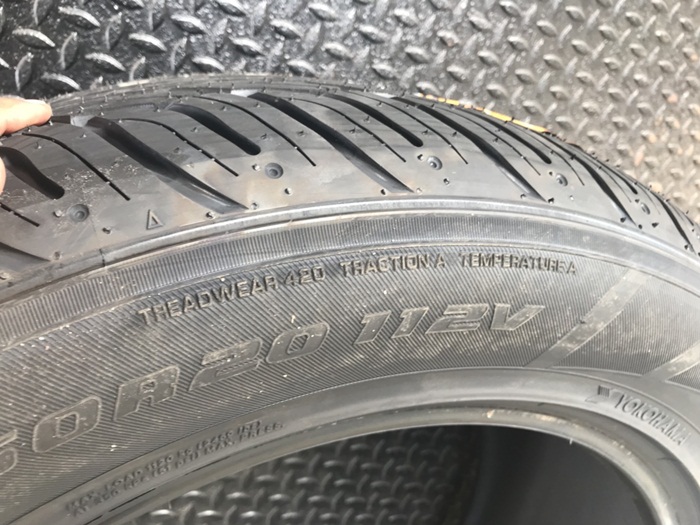 YOKOHAMA PARADA 285/50R20