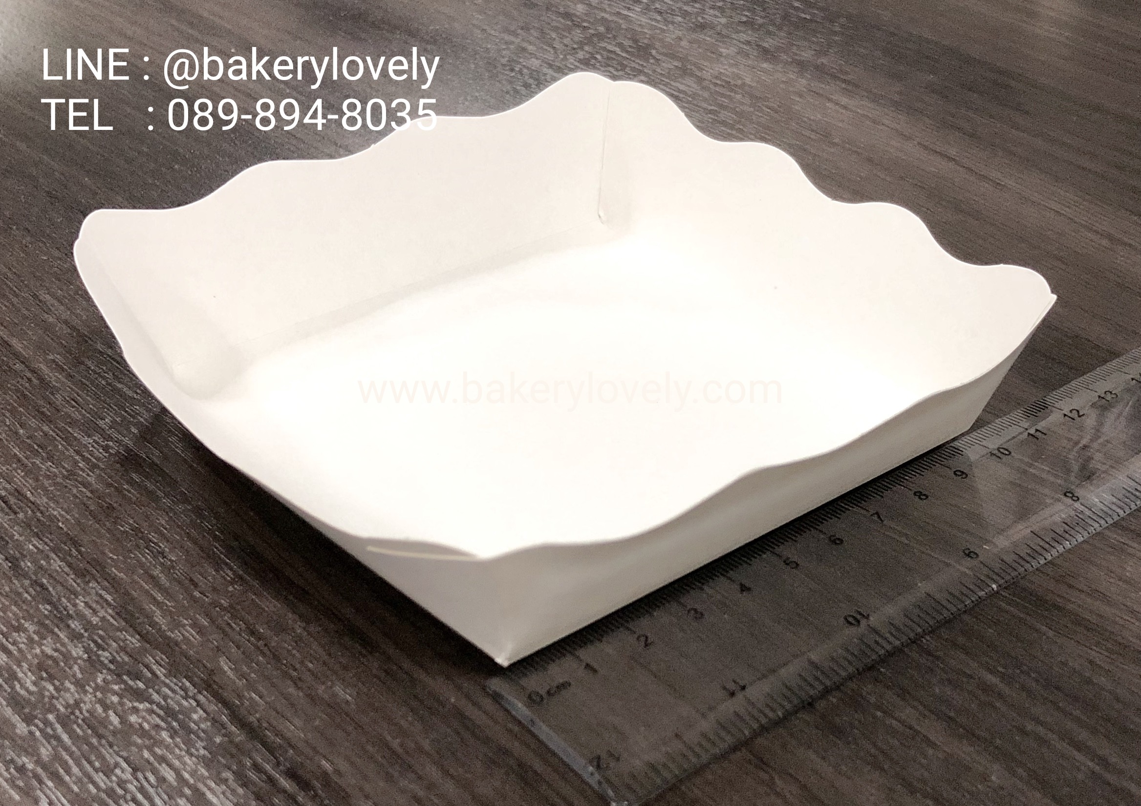 ถาดกระดาษสีขาว 10x10x2.3 cm ขอบหยัก ( เคลือบนอก )