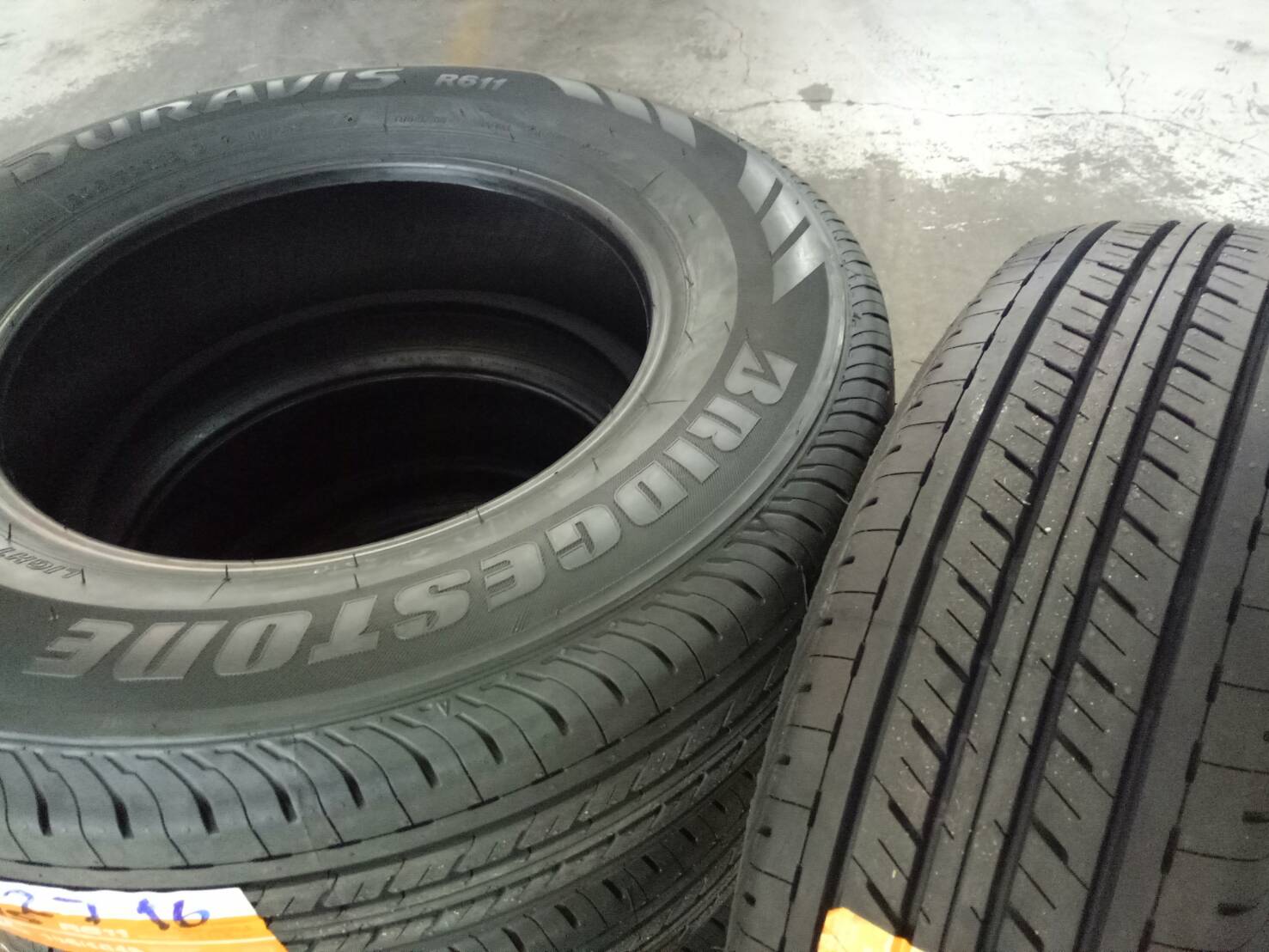 BRIDGESTONE R611 205/70R15