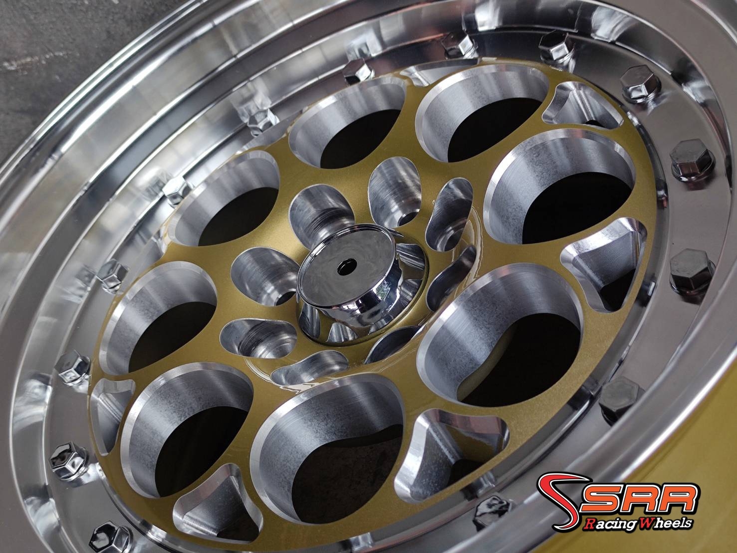 WELD MAGNUM DRAG 15x8 8H100 ET20 สีทองหมุดเงิน