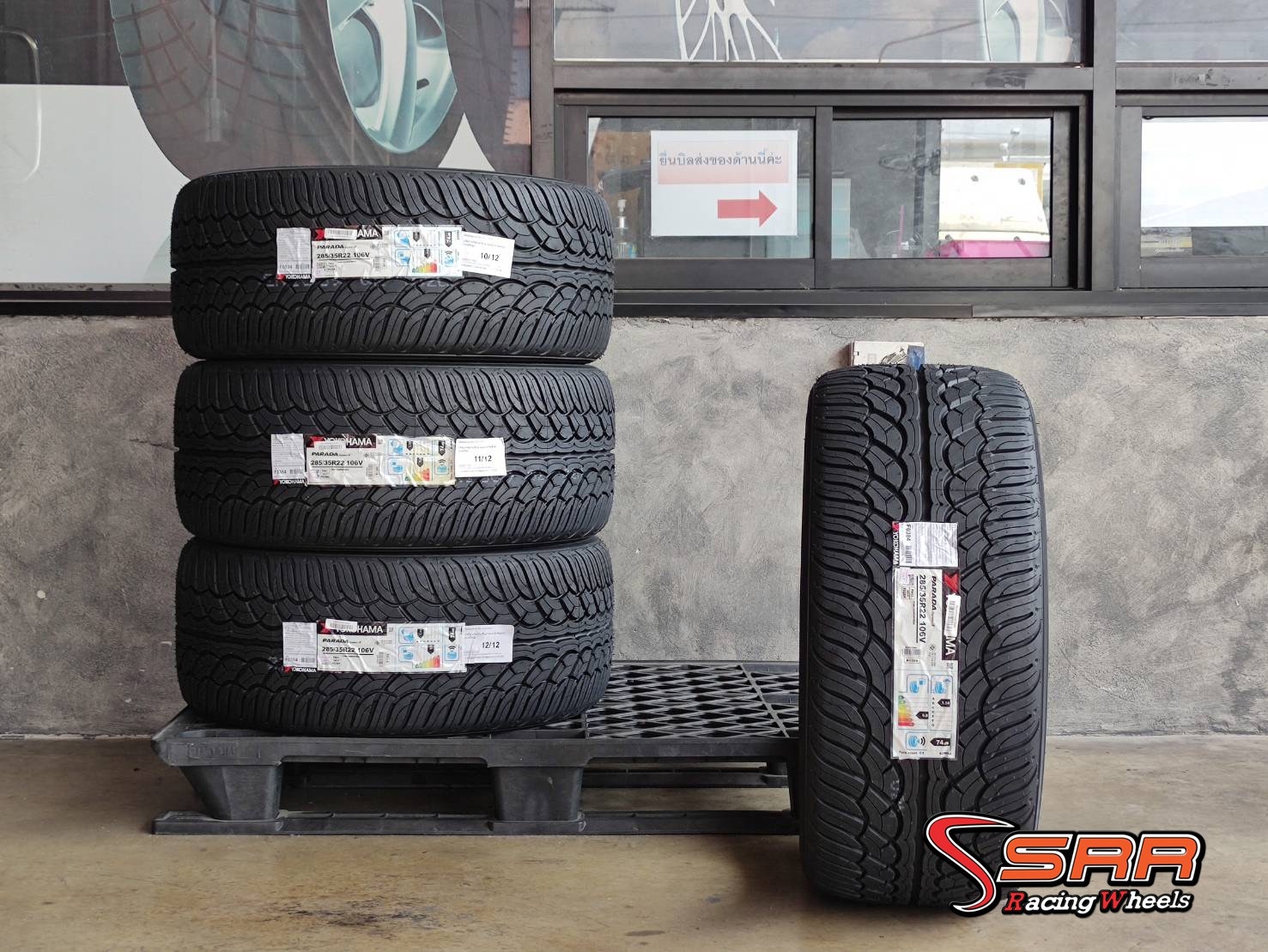 YOKOHAMA PARADA Spec-X 285/35R22 ยางใหม่ปี2021 ราคาพิเศษ
