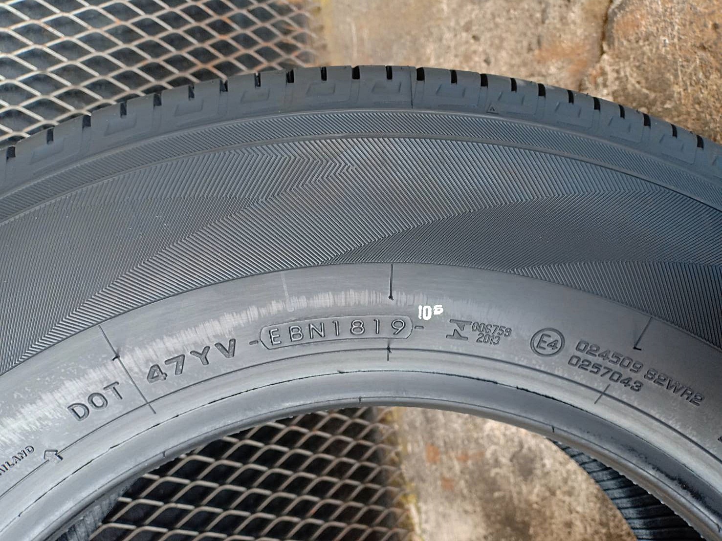 YOKOHAMA GEOLANDAR SUV G055 215/70R16 ปี19 เส้นละ 3,900 บาท