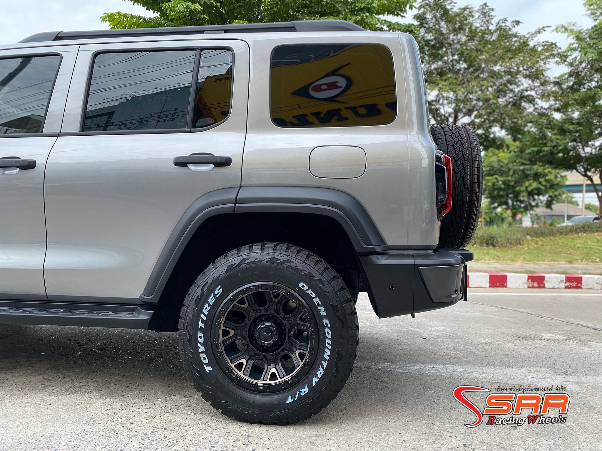 FUEL TRACTION ขอบ17 6x139.7 ET1 MATTE BLACK / DDT ราคาพิเศษ