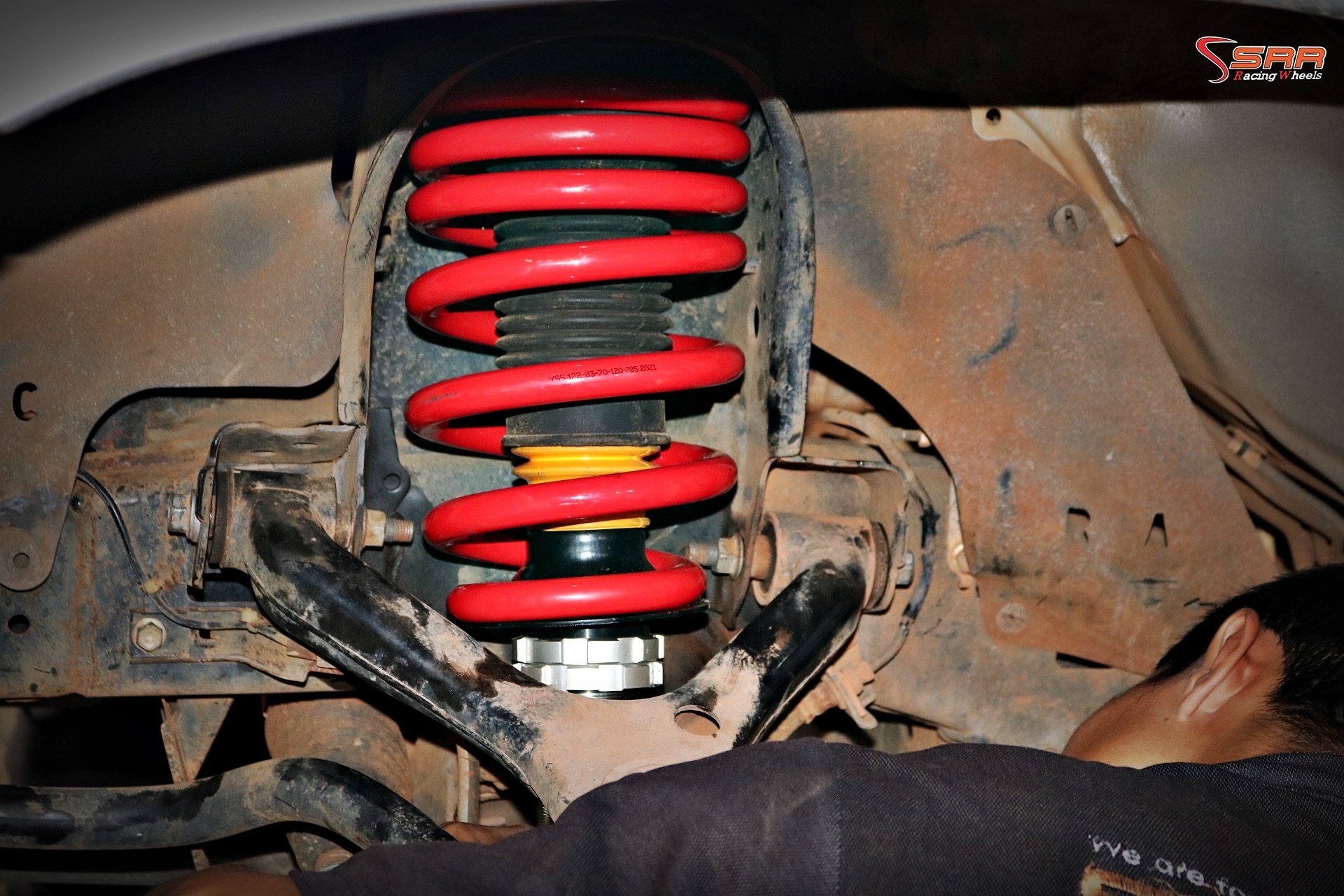 โช้คอัพ YSS E-SERIES สำหรับรถTOYOTA REVO ตัวเตี้ย ราคาพิเศษ