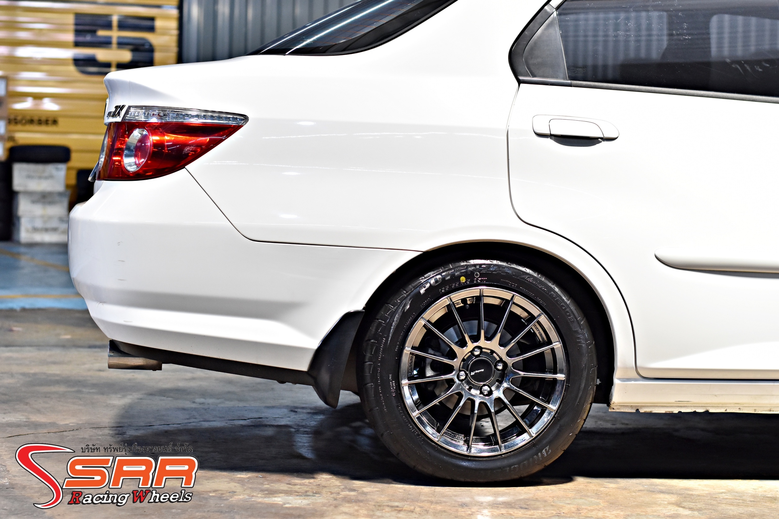 BRIDGESTONE RE003 195/55R15 ยางปี2020 ราคาพิเศษ