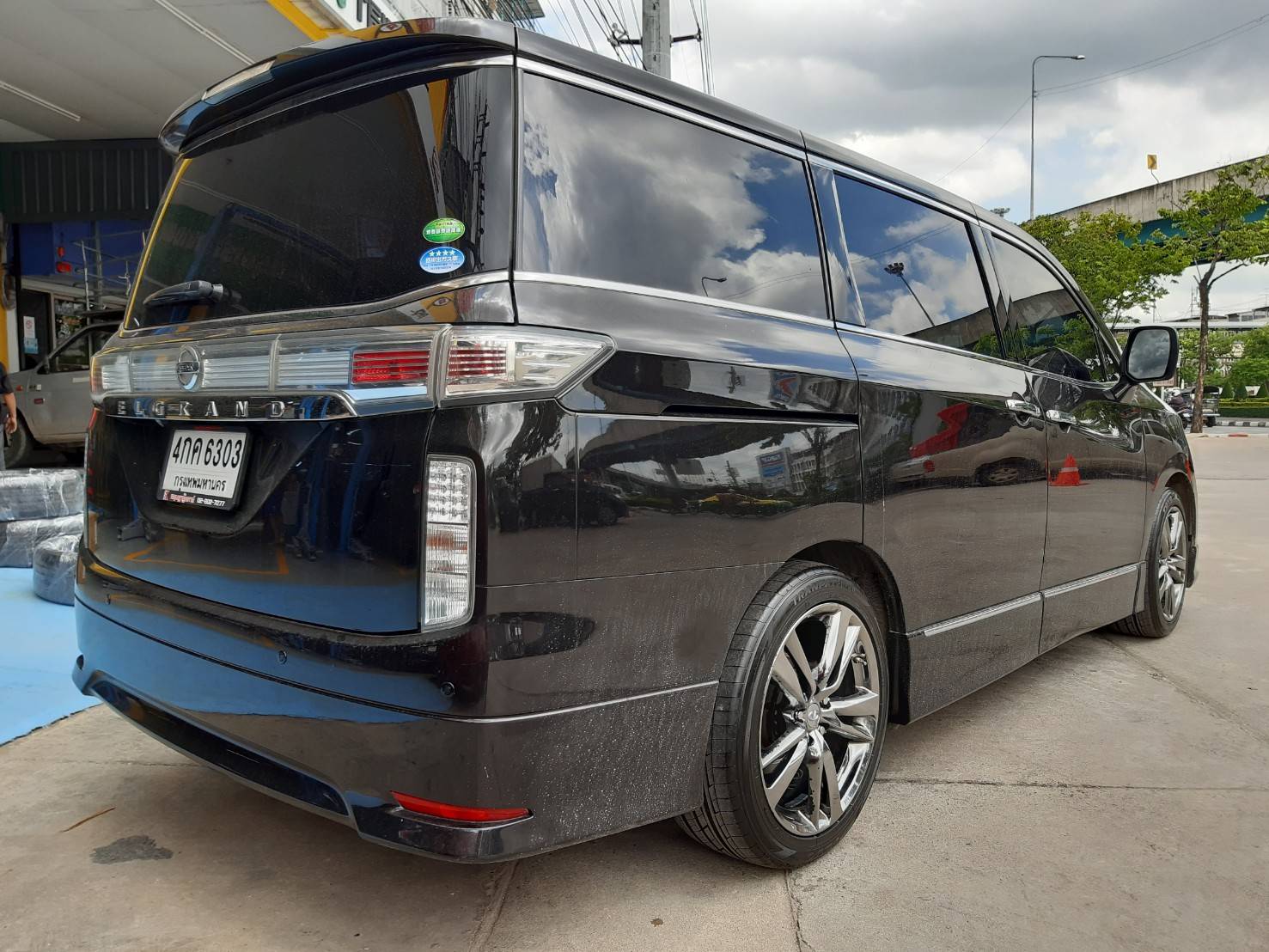 TOYO TRANPATH LU-II 245/45R19 ลดราคาพิเศษ เส้นละ 4,500 บาท