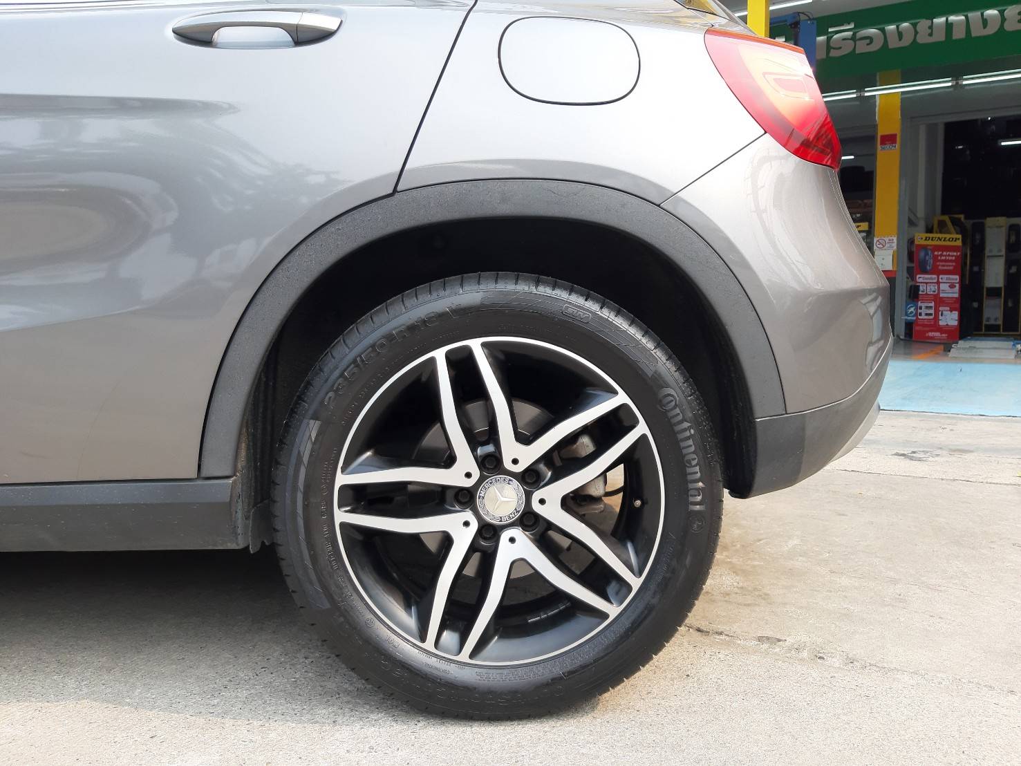 CONTINENTAL ContiSportContact 5 SUV MOE SSR 235/50R18 ยางรันแฟลต สำหรับใส่BENZ GLA