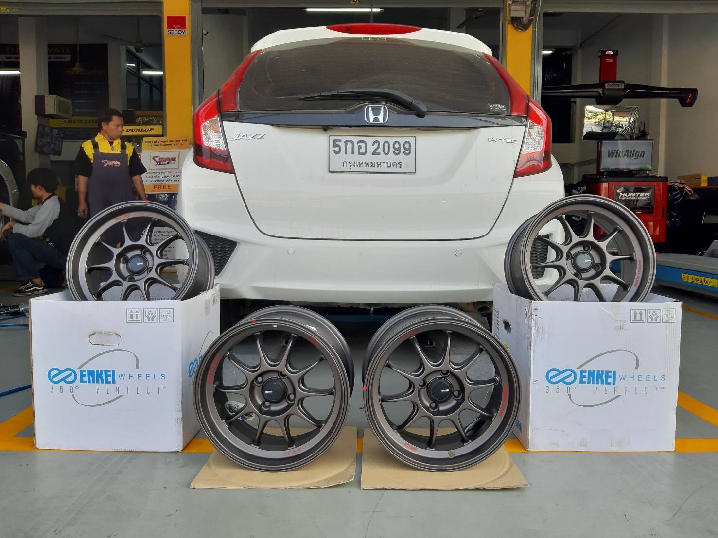 ENKEI TUNING SC55 ขอบ15 ET28 4x100 สีเทาตัวหนังสือแดง