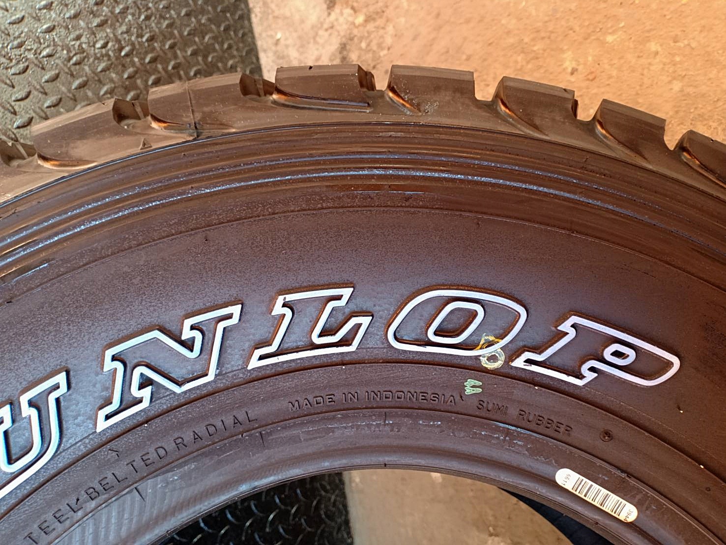 DUNLOP GRANDTREK AT1 31x10.5R15 ยางปี19 เส้นละ 3,250 บาท