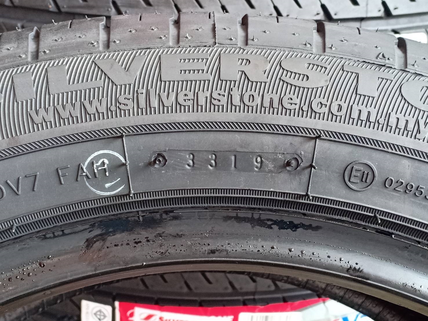 SILVERSTONE ATLANTIS V7 215/55R17 ยางใหม่ปี19 ลดราคาพิเศษ