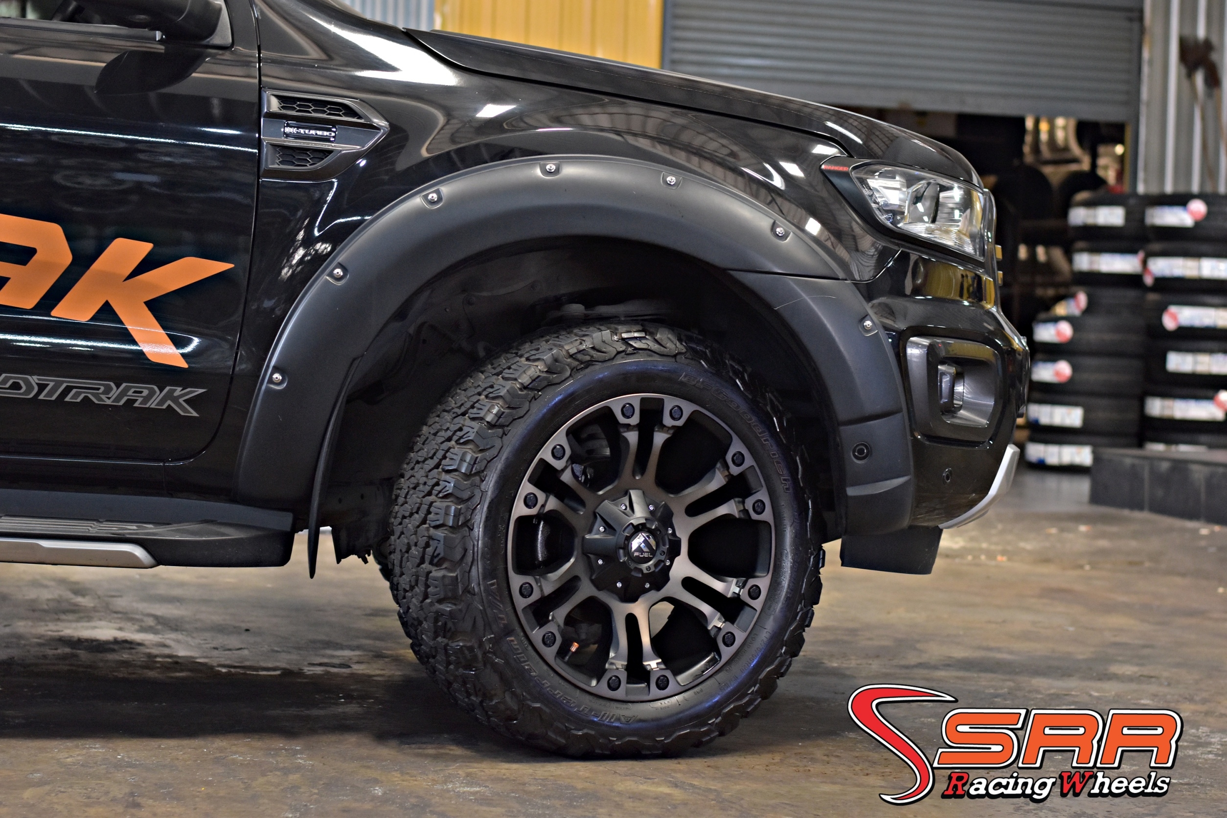 FUEL VAPOR 20x9 6x135/6x139.7 ET+20 MATTE BLACK MACHINED/TINT CLEAR