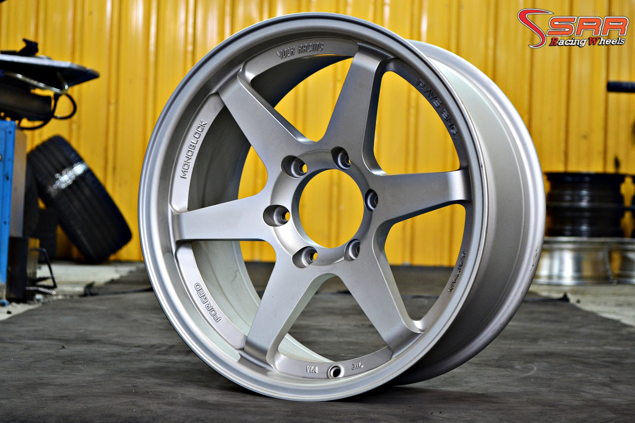 TE37 ล้อไทย ขอบ18 หน้า9.5 หลัง10.5 6H139.7 ชุดละ 14,000฿