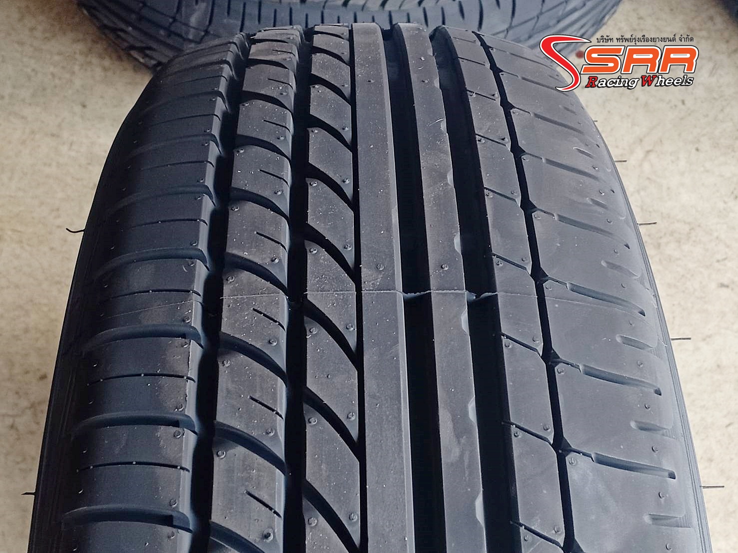 YOKOHAMA PARADA PA03 215/70R15 ยางขอบขาว ราคาพิเศษ