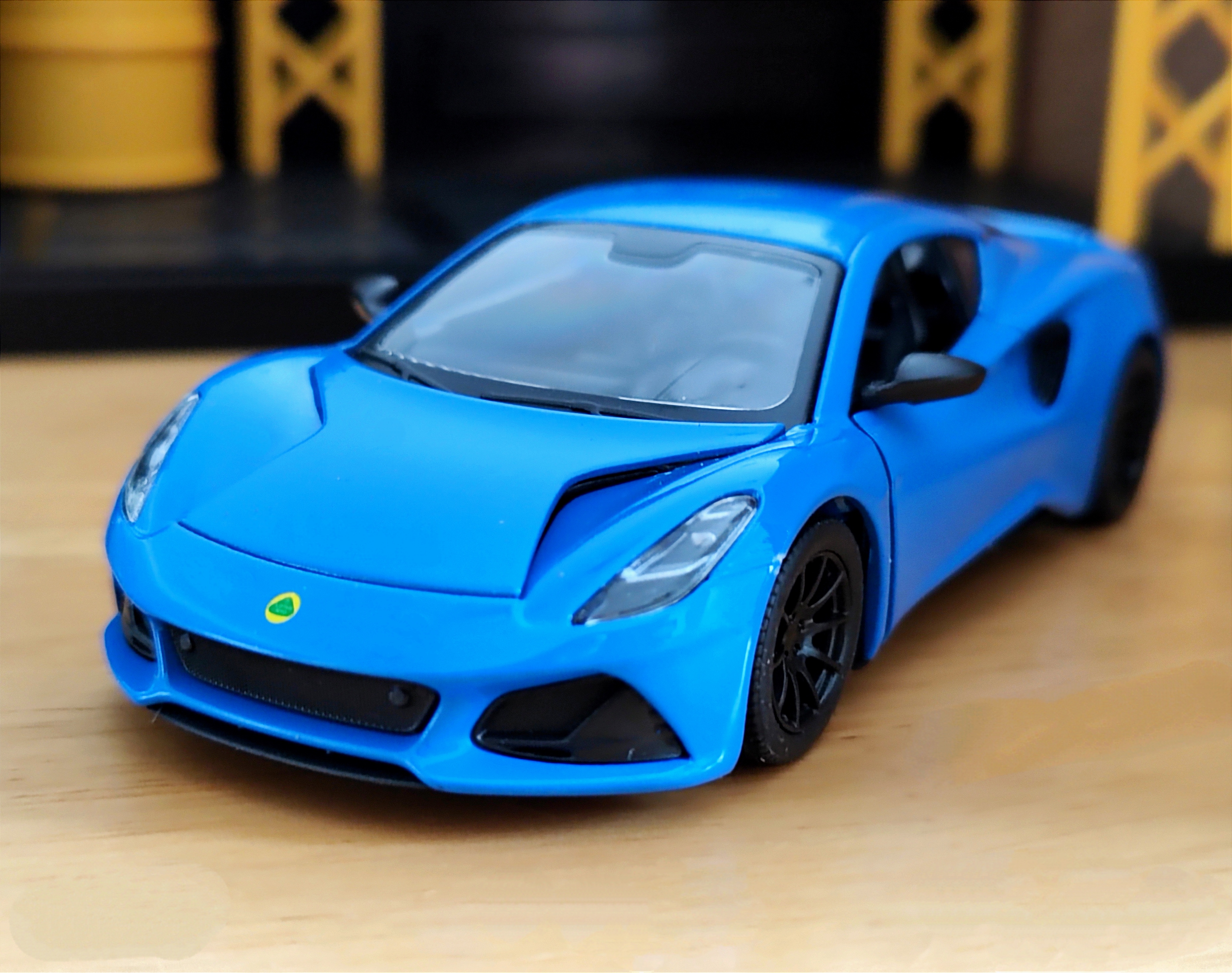 โมเดลรถเหล็ก Lotus Emira (ปลีก-ส่ง)