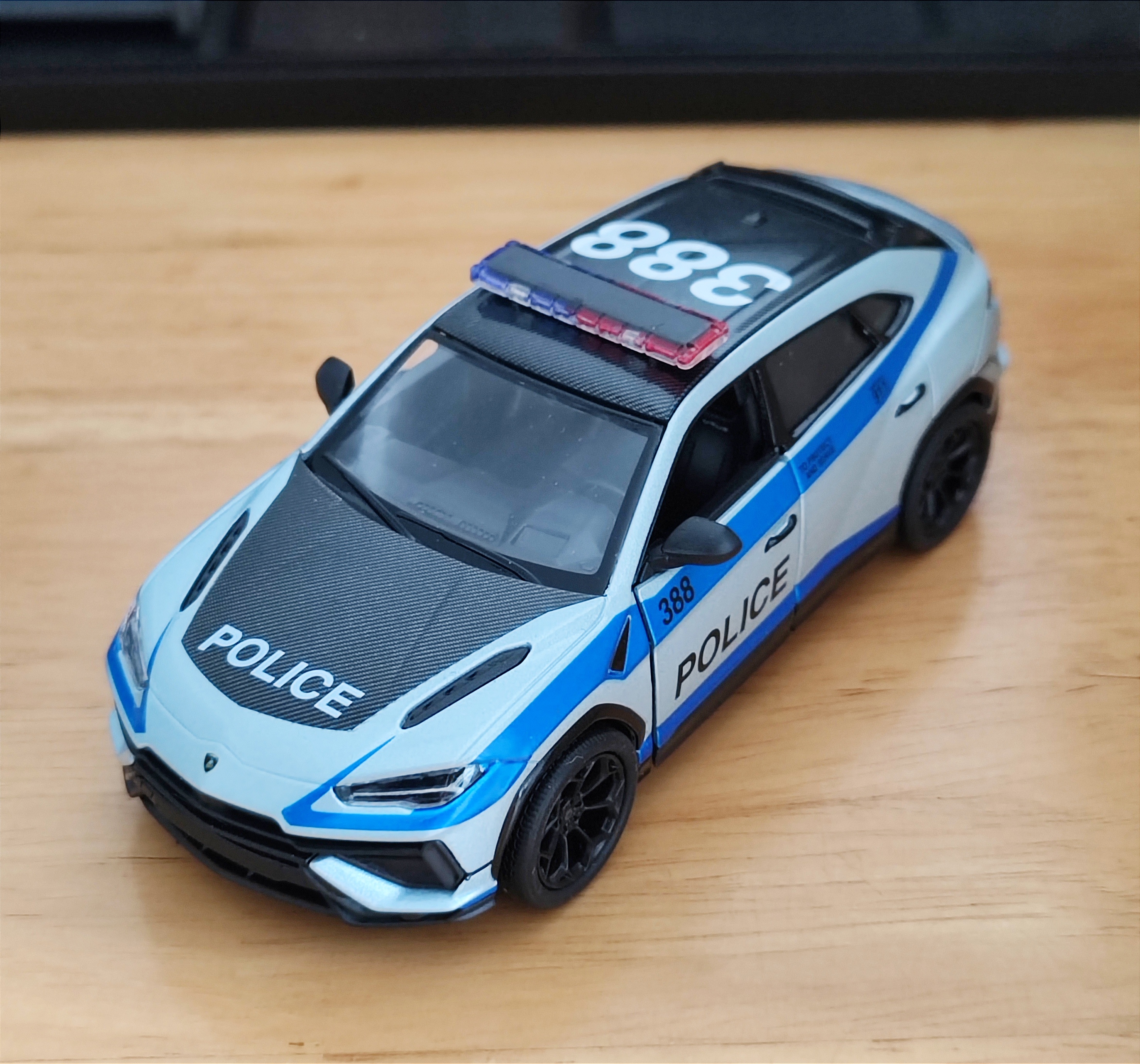 โมเดลรถเหล็ก รถตำรวจ (ปลีก-ส่ง)