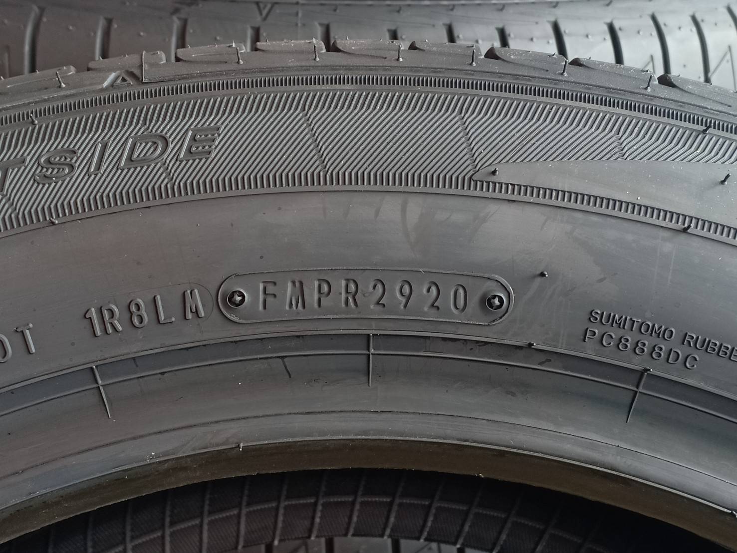 DUNLOP LM705 215/55R17 ยางปี20 ราคาพิเศษ