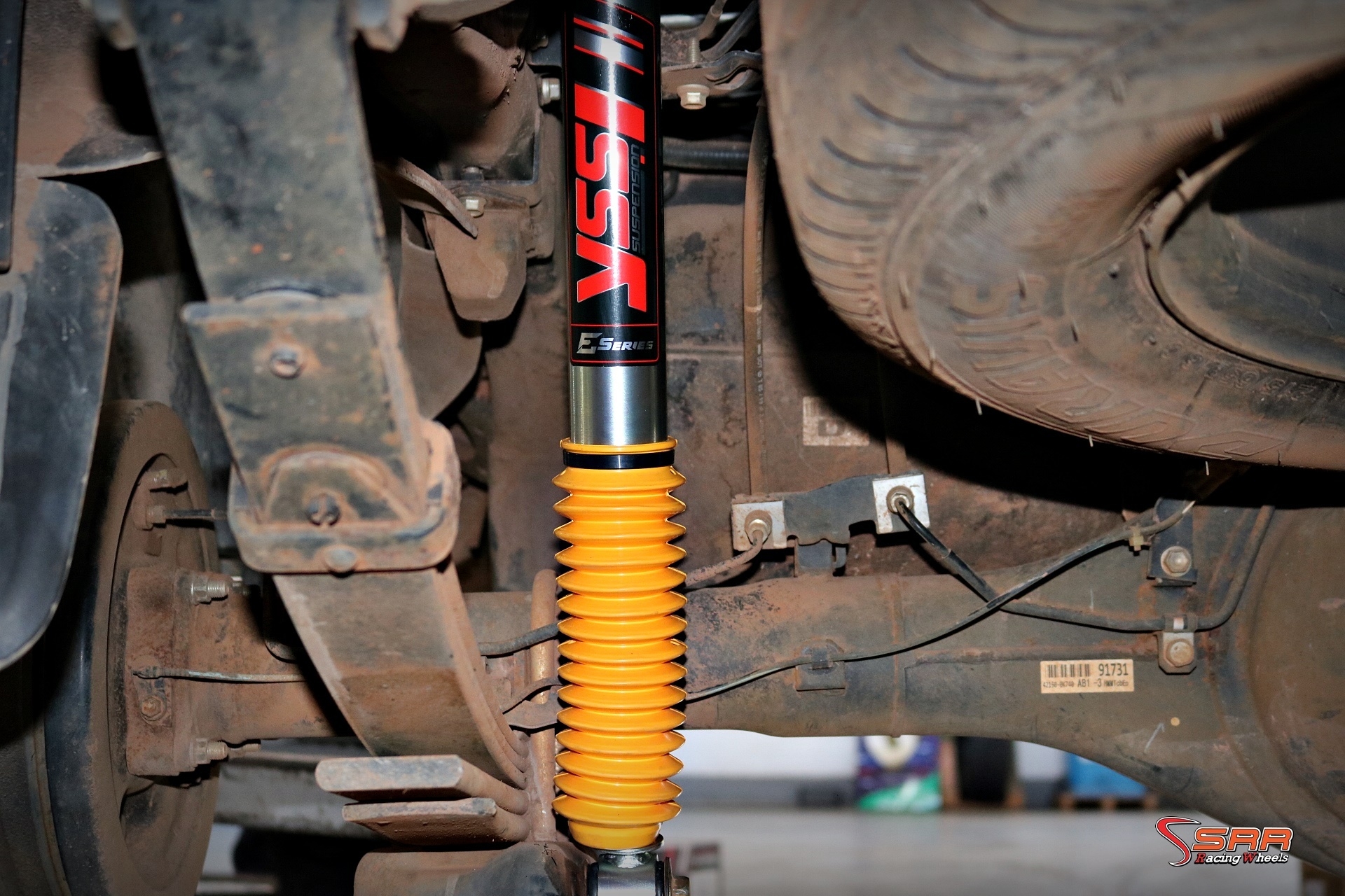 โช้คอัพ YSS E-SERIES สำหรับรถTOYOTA REVO ตัวเตี้ย ราคาพิเศษ