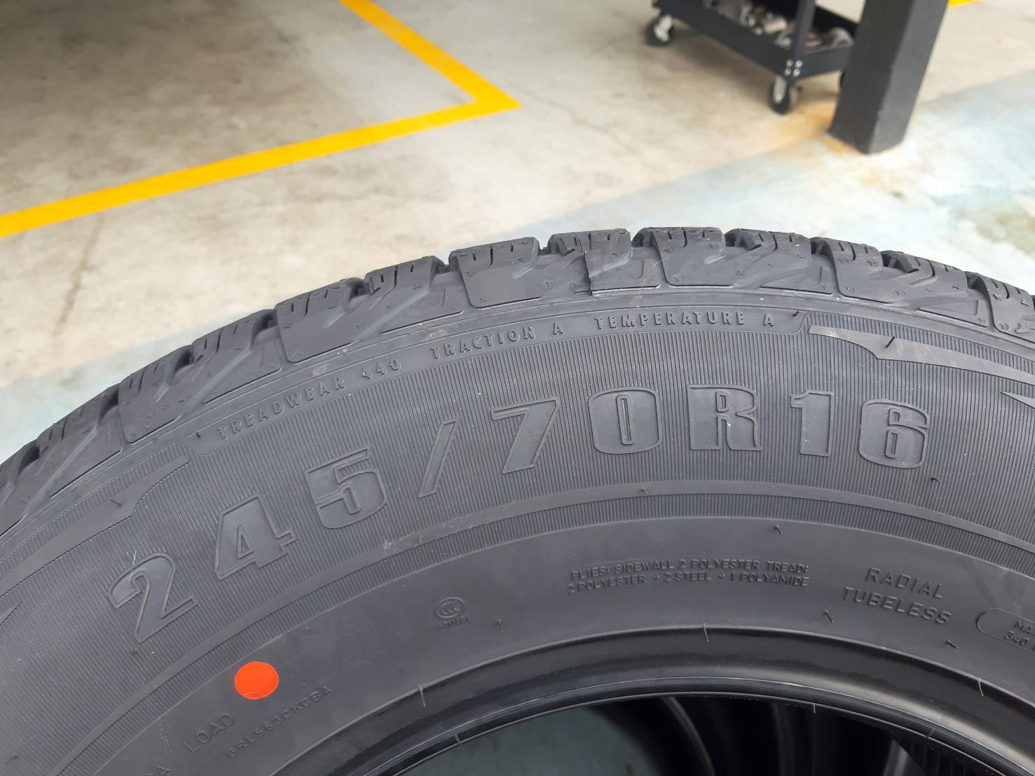 GOODYEAR WRANGLER TRIPLEMAX 245/70R16 ยางปี20 ราคาพิเศษ