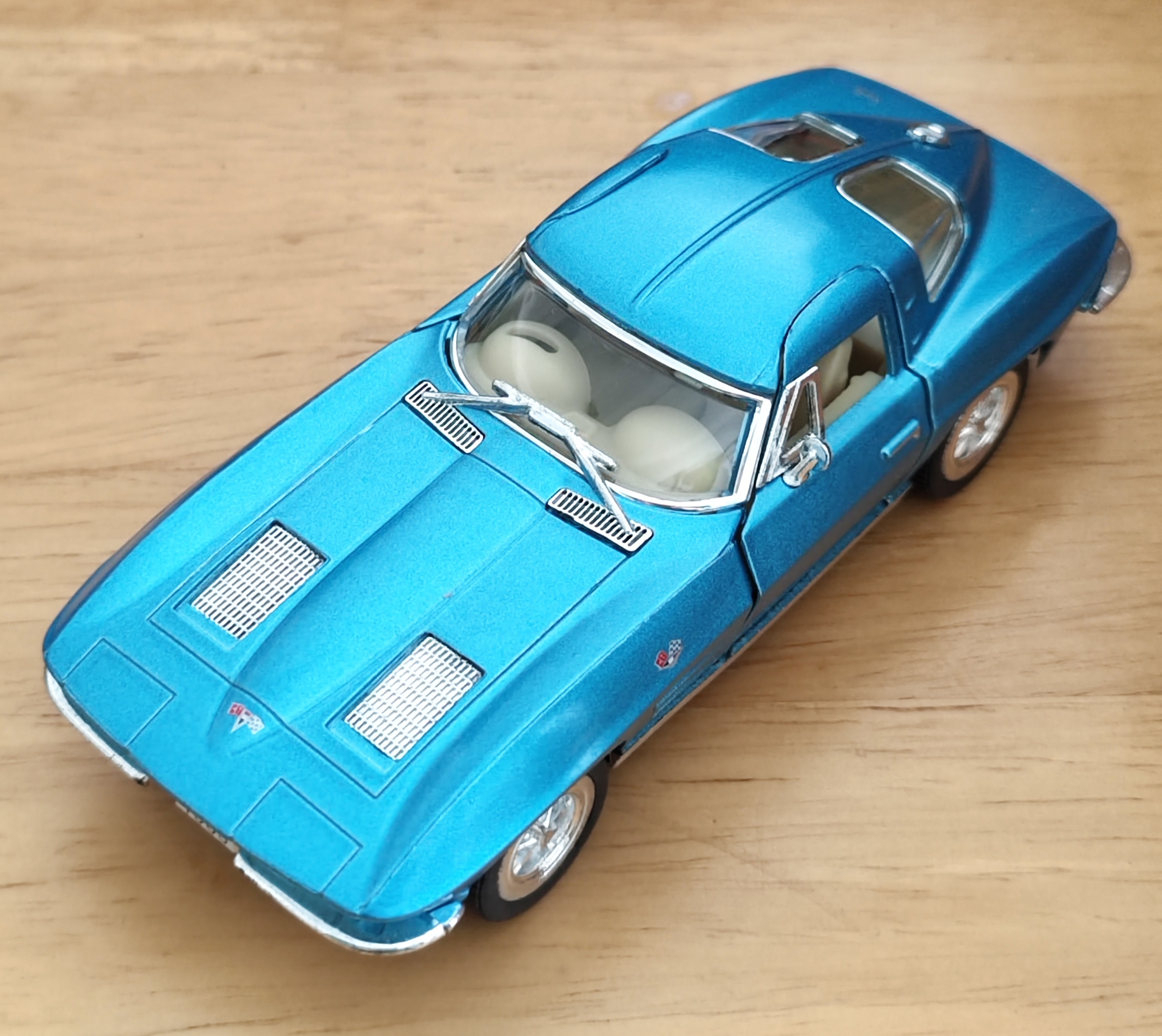 1963 Corvette Sting Ray โมเดลรถเหล็ก (ปลีก-ส่ง)