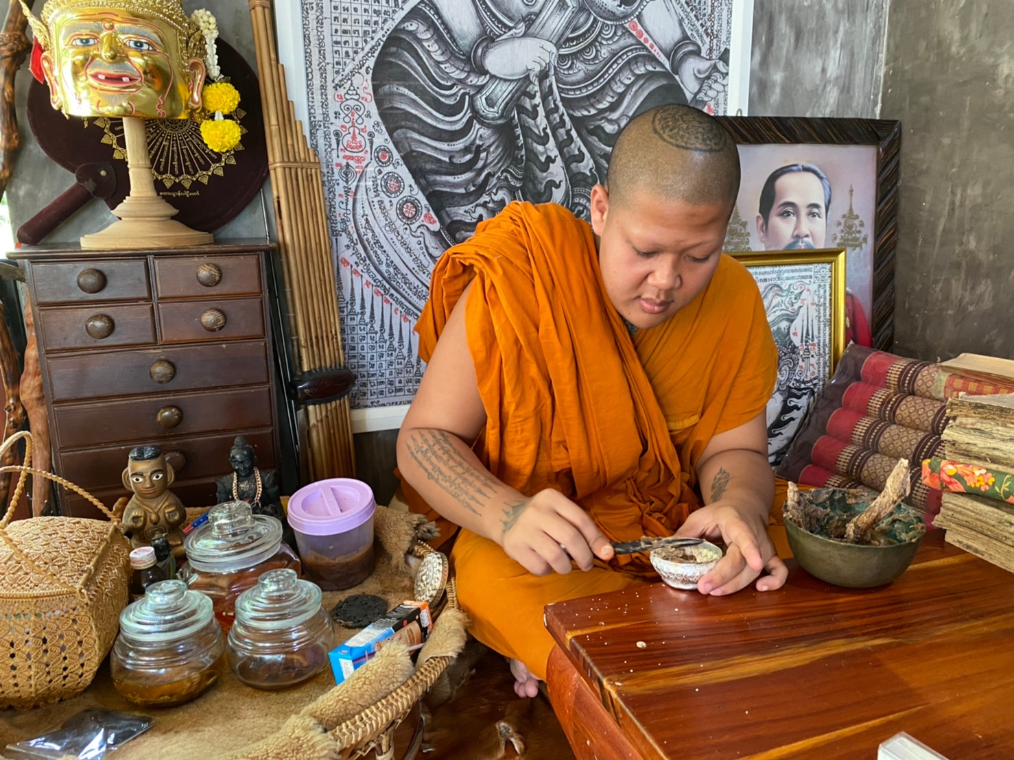 ⭕️ สีผึ้งพรายเศรษฐี พระอาจารย์บุณยกร ฐิตปุญโญ