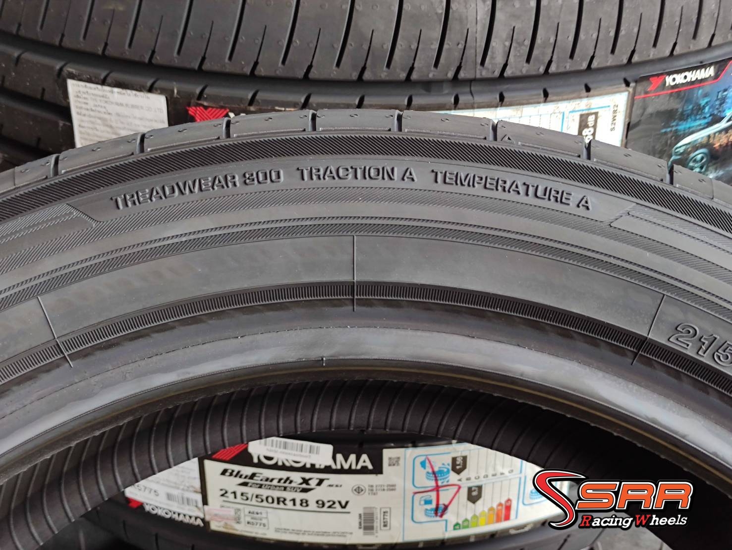 YOKOHAMA BluEarth-XT AE61 215/50R18 ยางใหม่ปี2021 ราคาพิเศษ