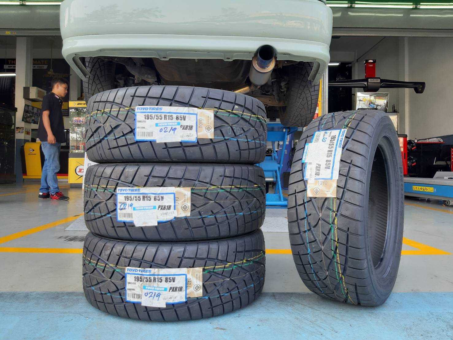 TOYO PROXES R1R 195/55R15 ยางญี่ปุ่น Semi Soft ราคาพิเศษ - ล้อแม็ก