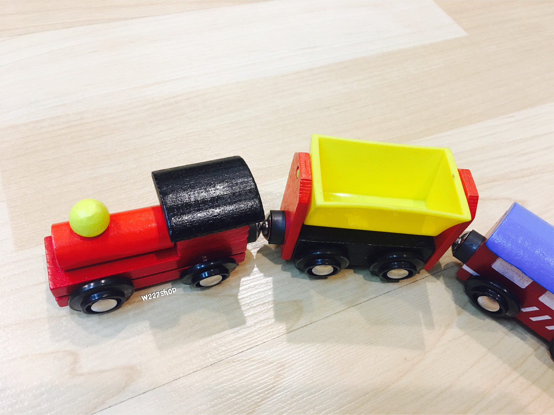 รถไฟแม่เหล็กไม้