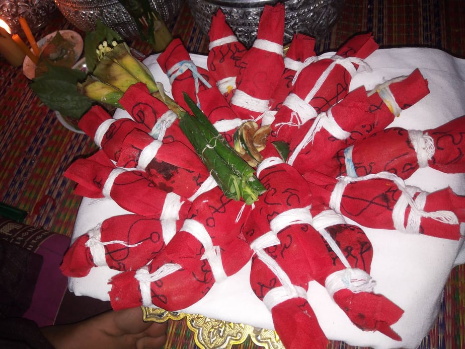 หุ่นเสน่ห์ยาแฝดเรียกคู่ อาจารย์เขมร