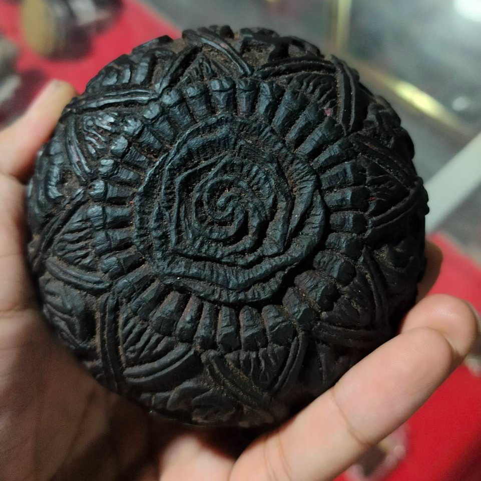 สีผึ้งช้างผสมโขง ใช้ช้างพลายกวนสีผึ้ง 63 เชือกสูตรตำราเขมร