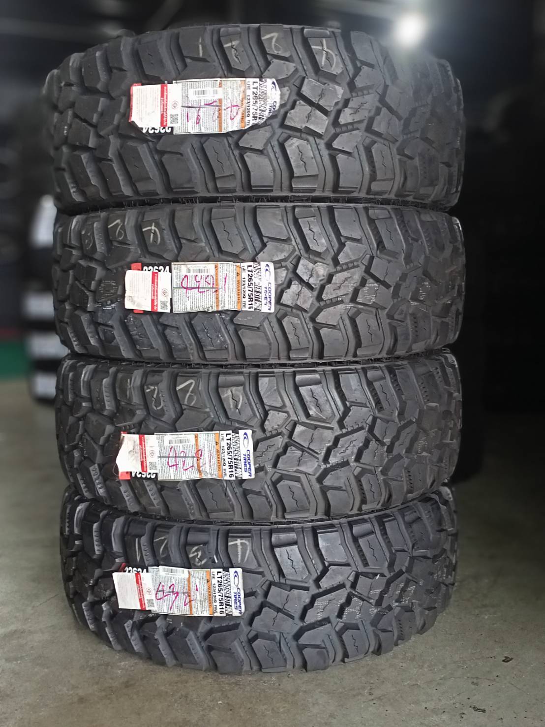 COOPERTIRES DISCOVERER STT PRO 265/75R16 ยางใหม่ ลดราคาพิเศษ