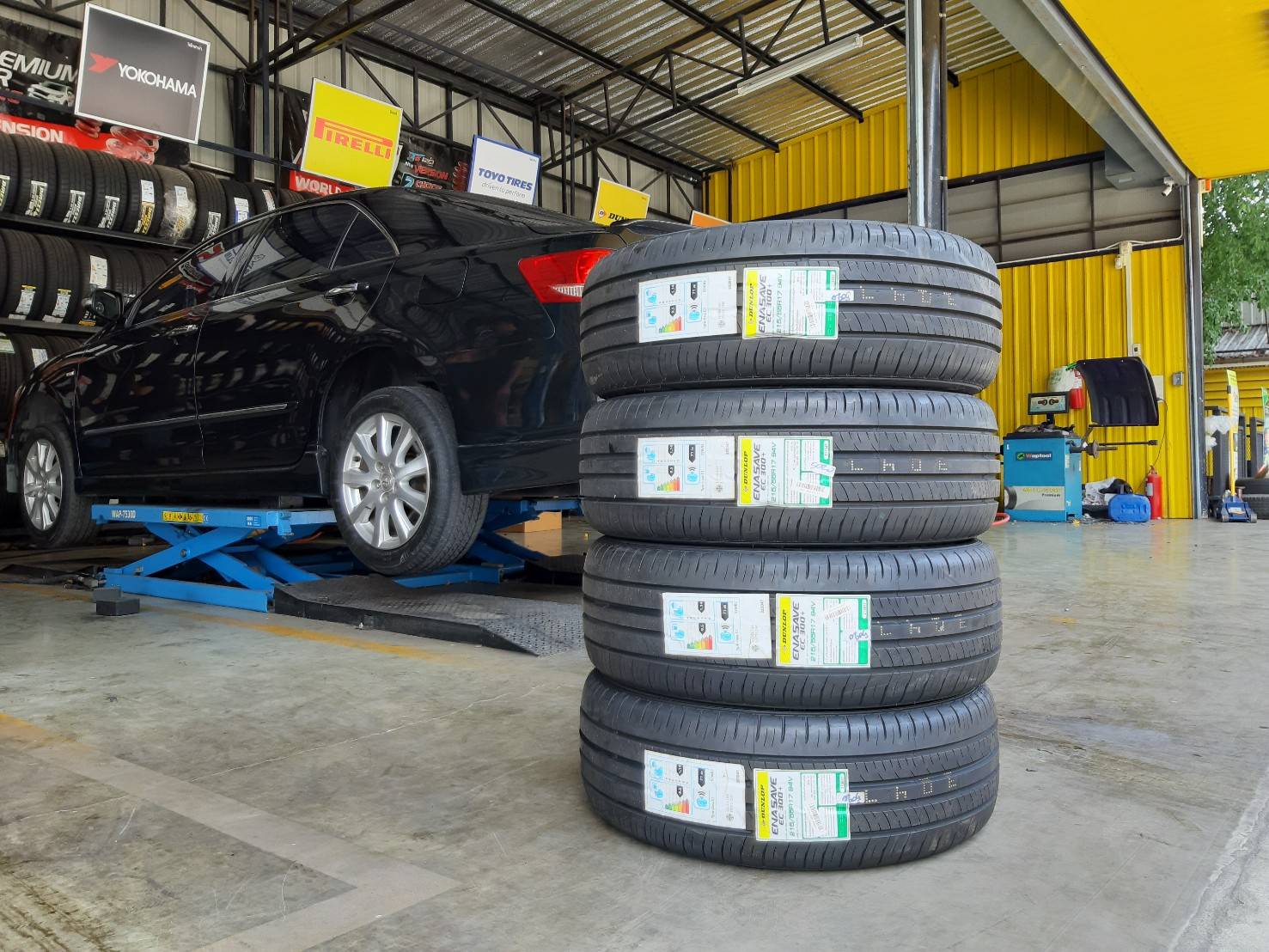 DUNLOP ENASAVE EC300+ 215/55R17 ยางใหม่ ราคาพิเศษ
