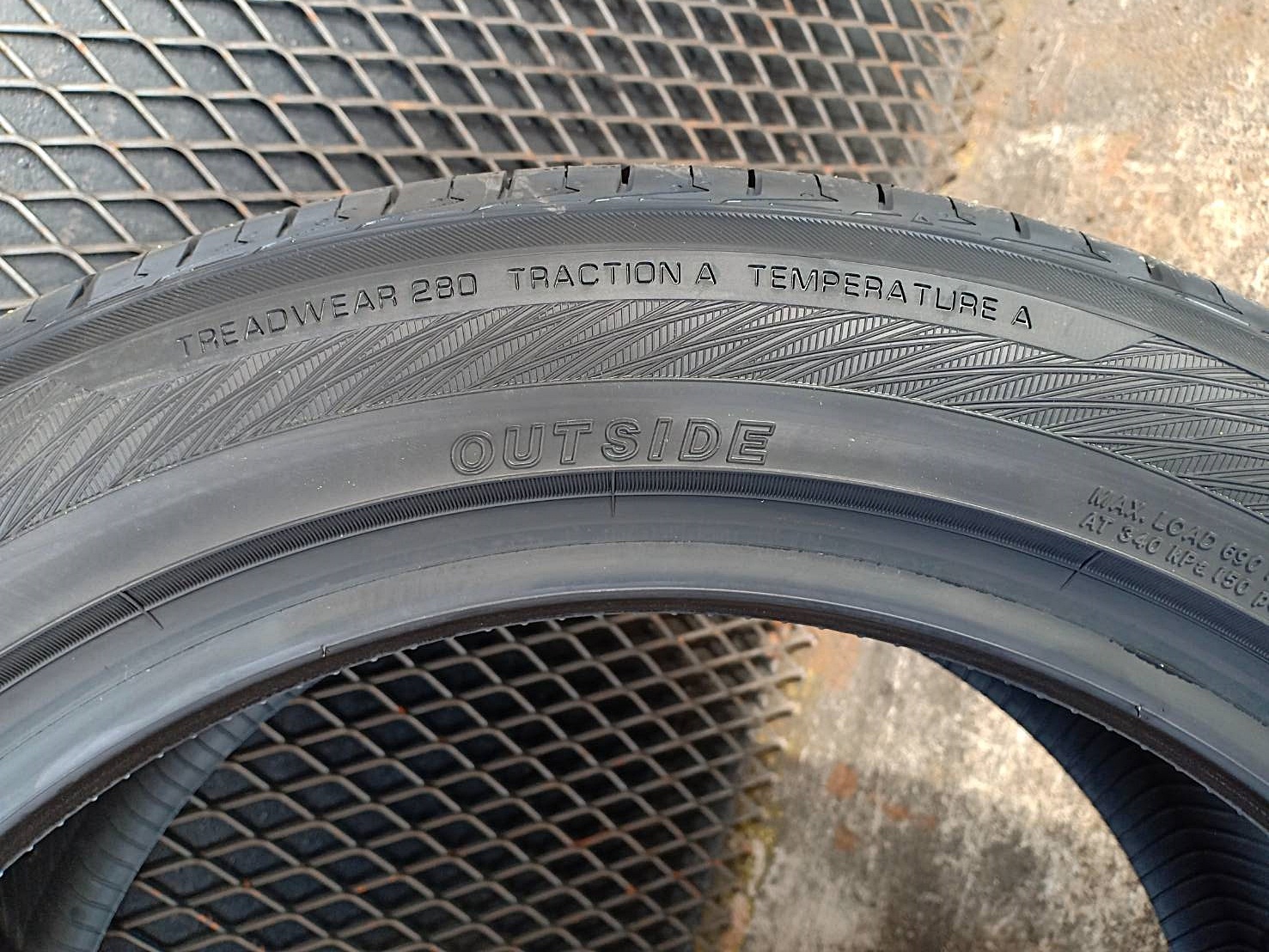YOKOHAMA ADVAN dB V552 215/50R17 ยางญี่ปุ่น ปี19