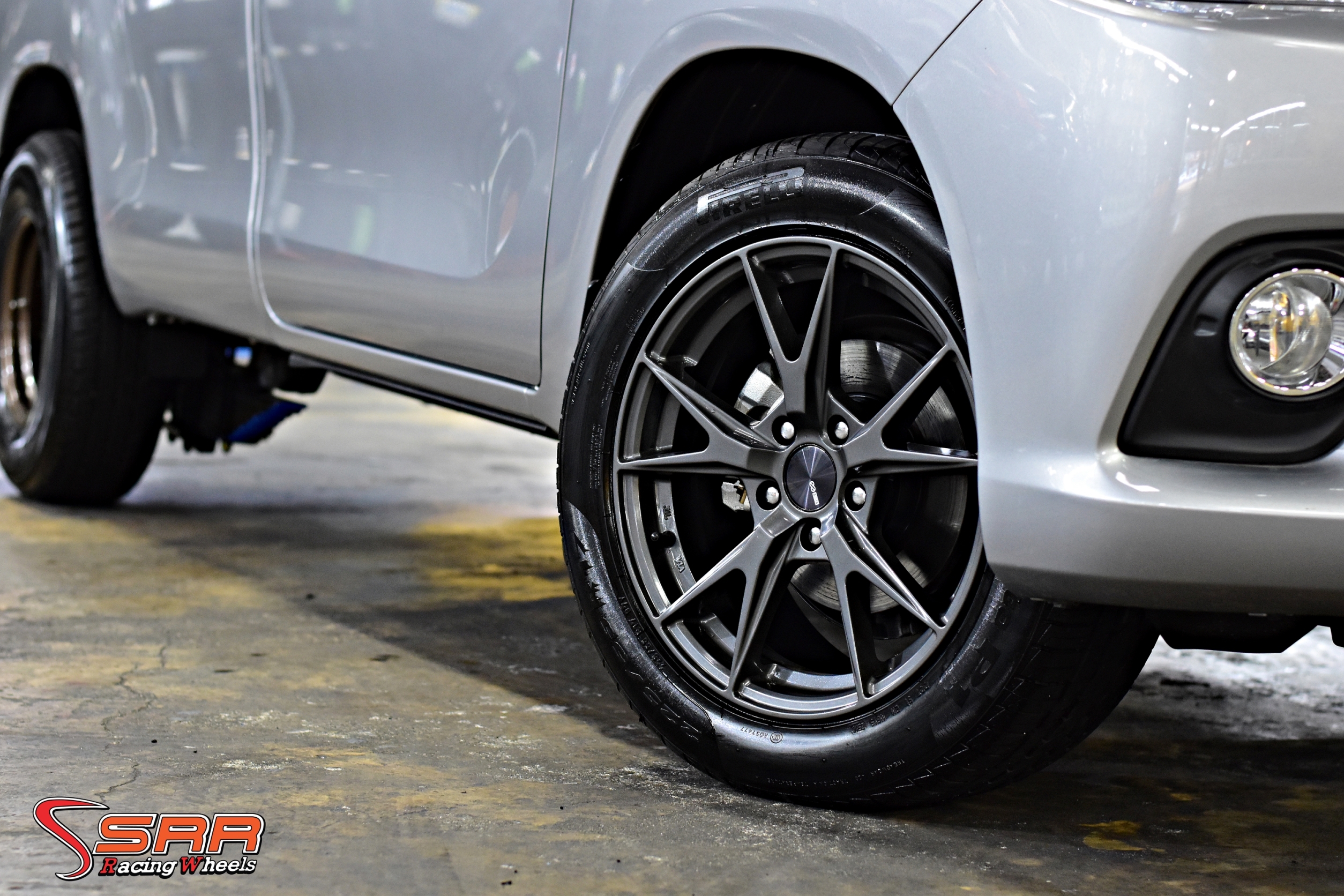 ENKEI PHOENIX ขอบ17 ET38 5x114.3 สีGBU6 สีกันเมทาลิก