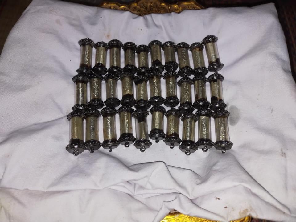 ตะกรุดตั้งตัวรุ่นสองดอกครู อาจารย์เขมร FL