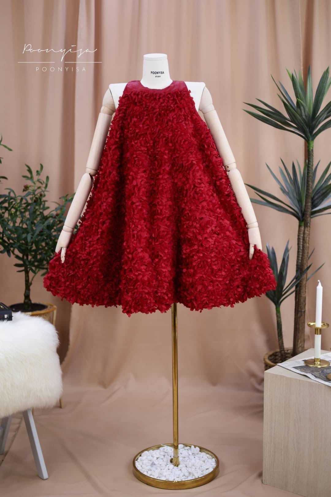 Dress คอกลม ดอกไม้ 3D (แดง)
