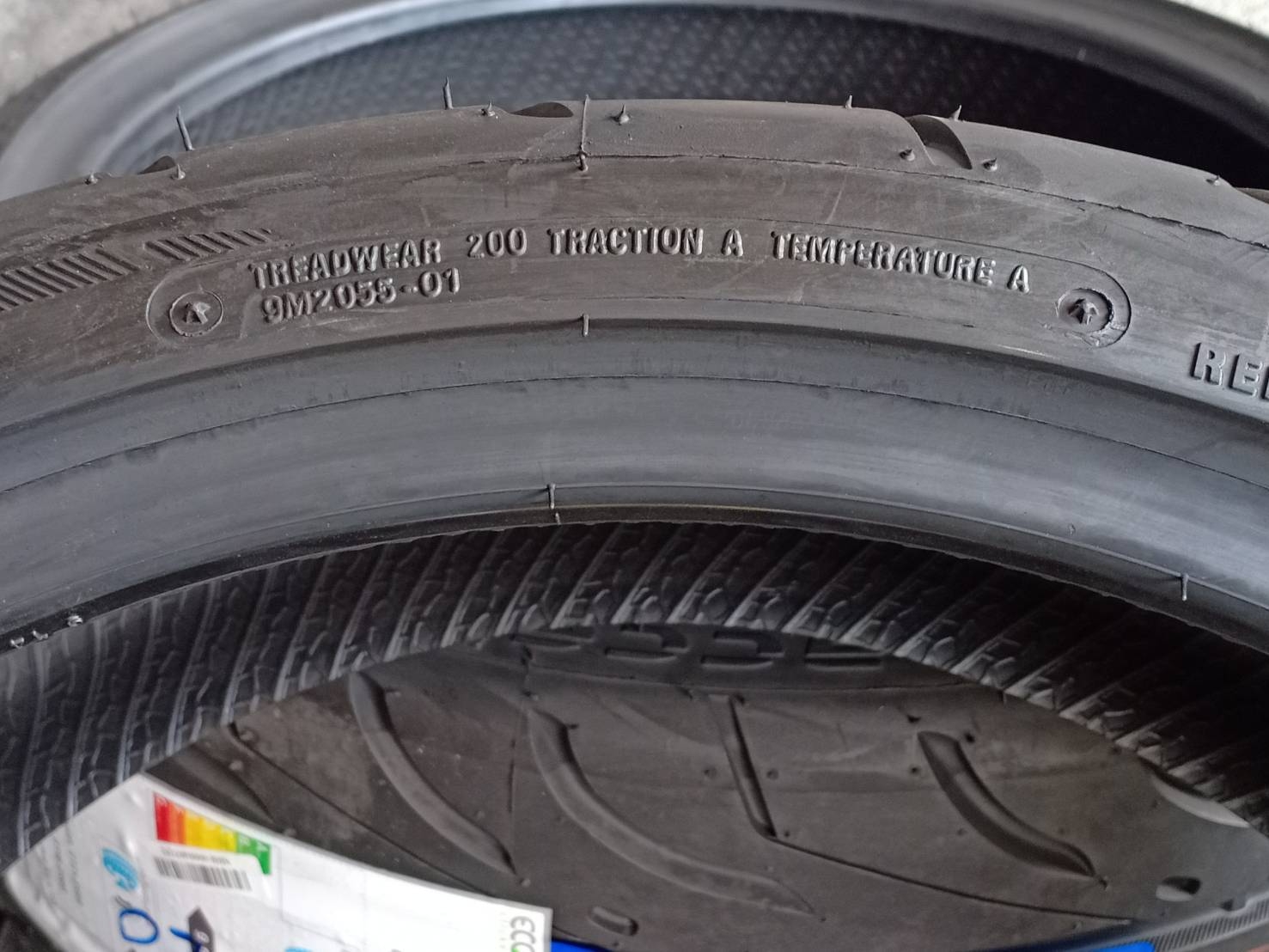 ACCELERA 651 SPORT 235/35R19 ยางSemi Soft ปี20 ราคาพิเศษ