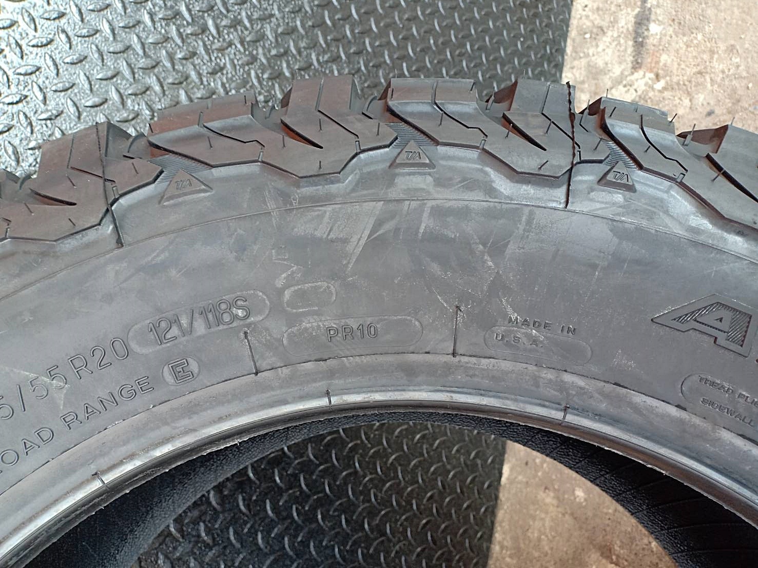 BFGoodrich KO2 305/55R20 ยางออลเทอร์เรน ปี18 MADE IN U.S.A.